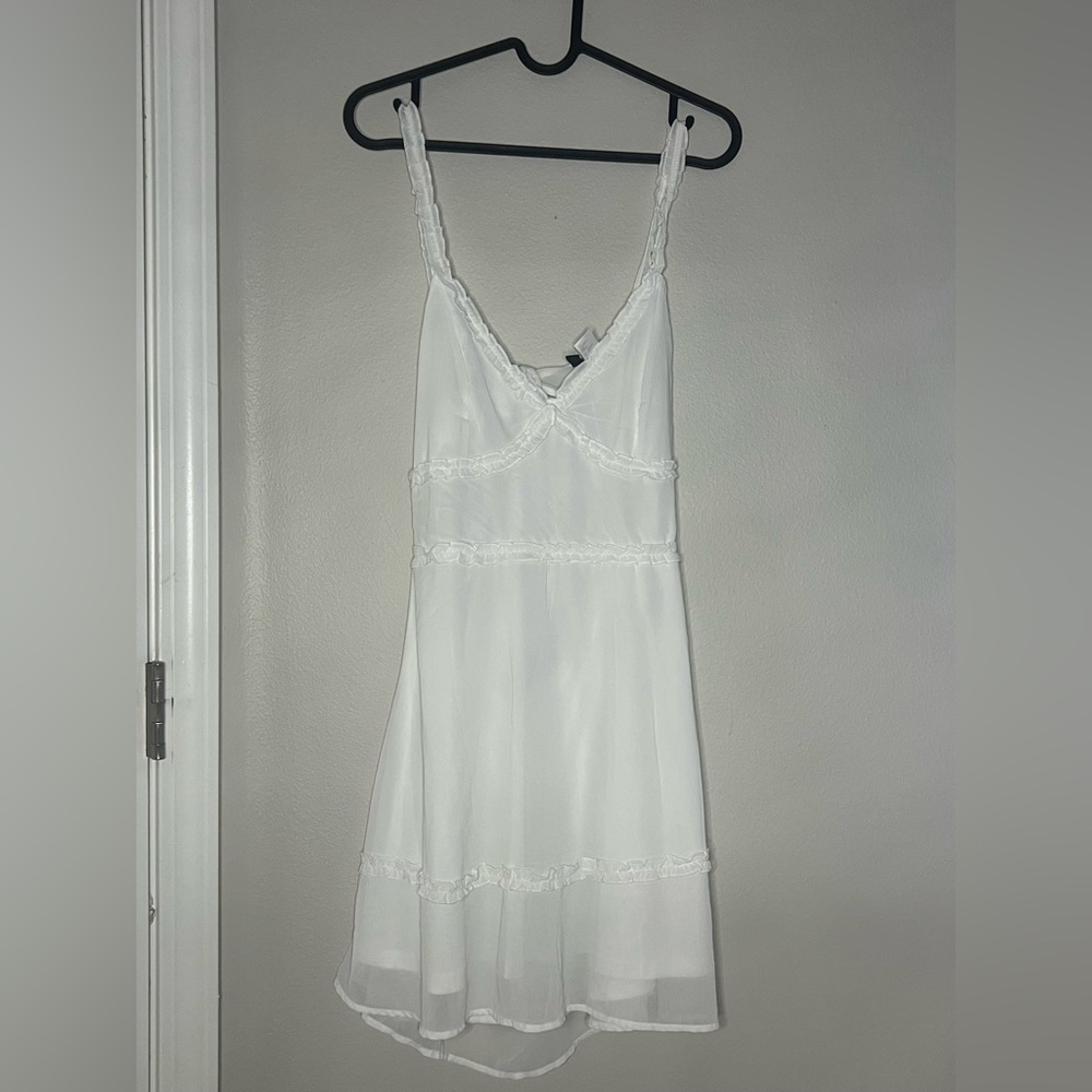 NWOT | H&M - Silky White ruffle detail mini dress 🤍